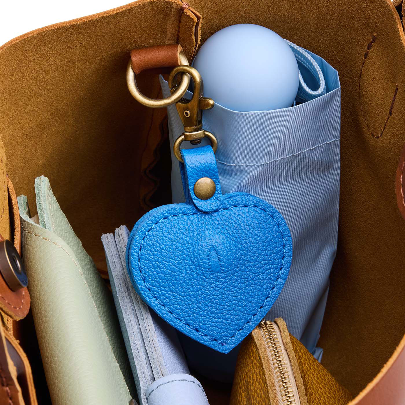 Portland Leather Goods Heart AirTag Holder