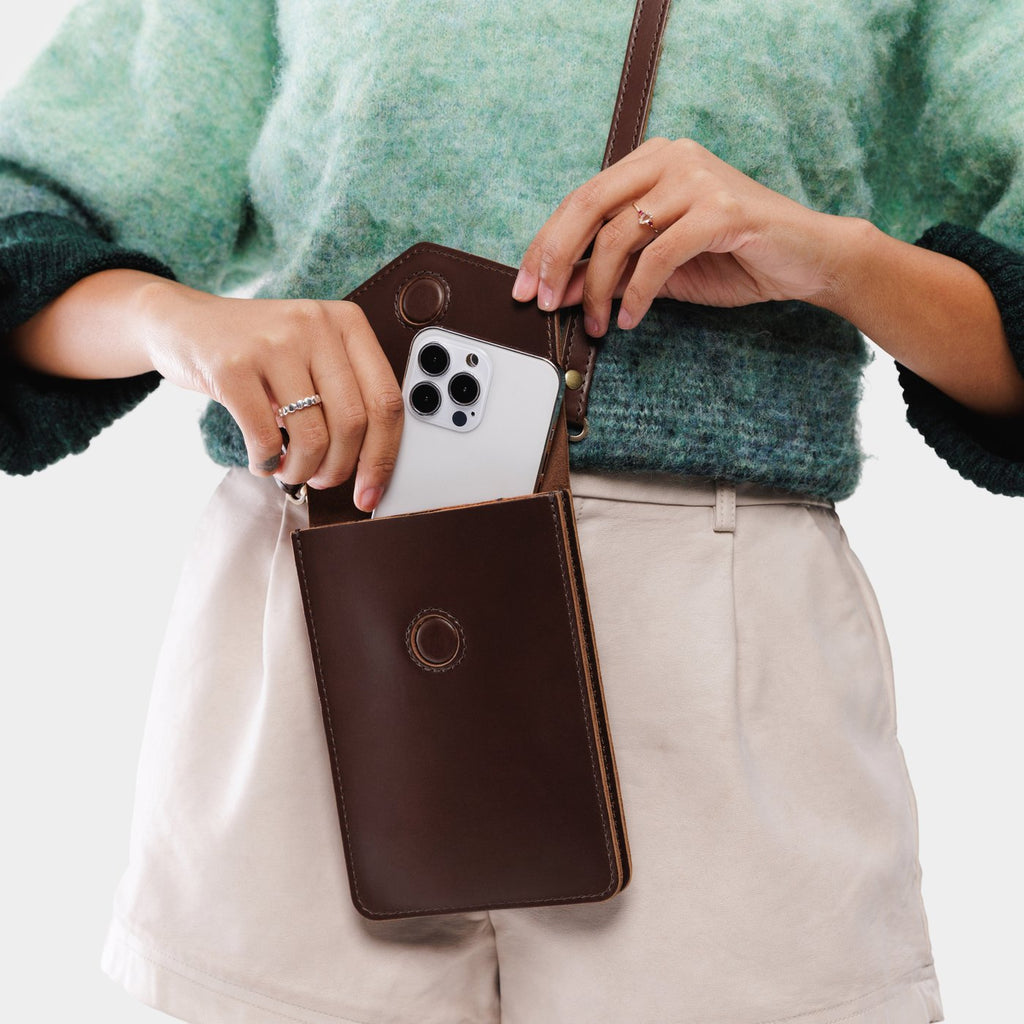 Portland Leather Goods Parker Phone Bag
