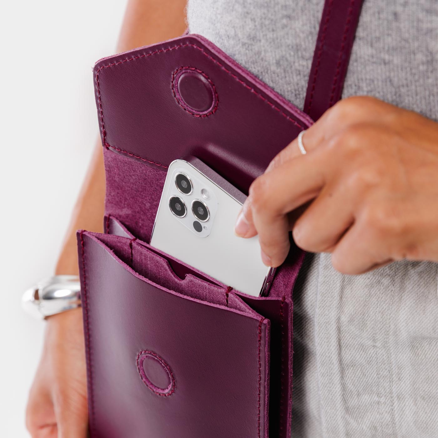 Portland Leather Goods Parker Phone Bag