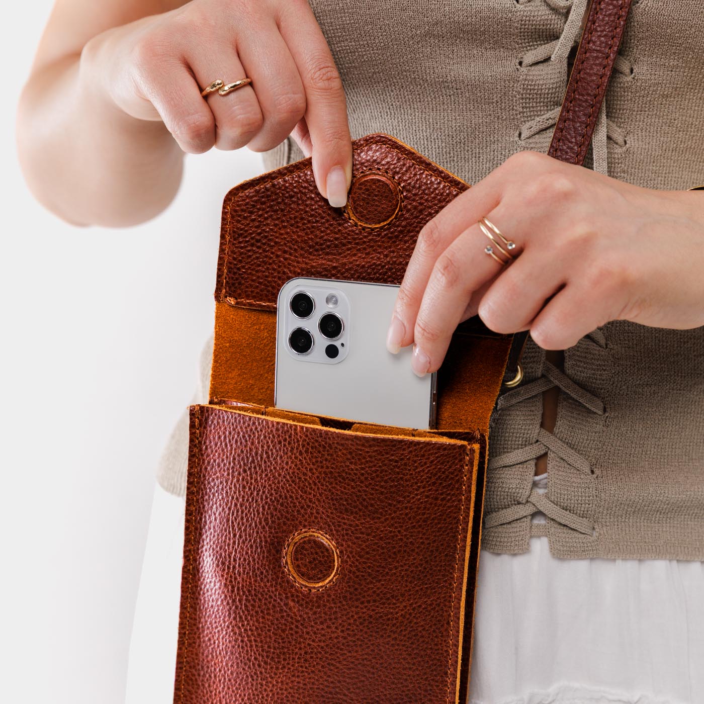 Portland Leather Goods Parker Phone Bag