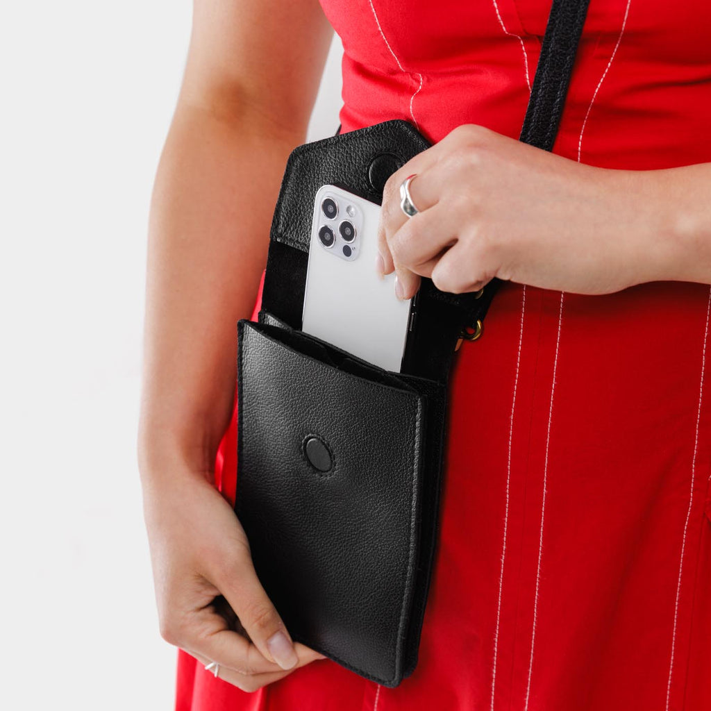 Portland Leather Goods Parker Phone Bag